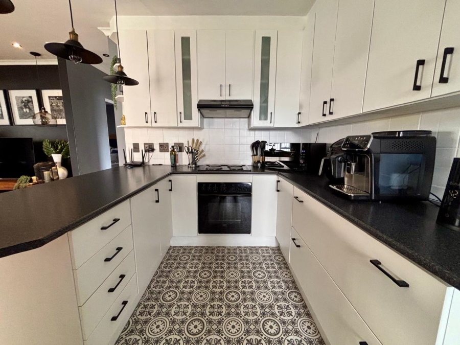 To Let 3 Bedroom Property for Rent in Windsor Park Estate Western Cape